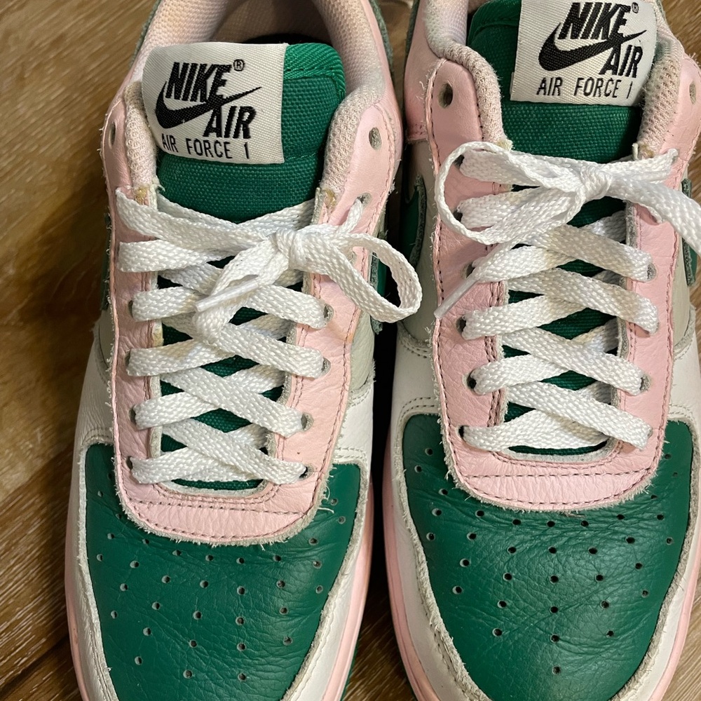 Nike Dunks Alpha Kappa Alpha Sorority, Inc. (AKA)